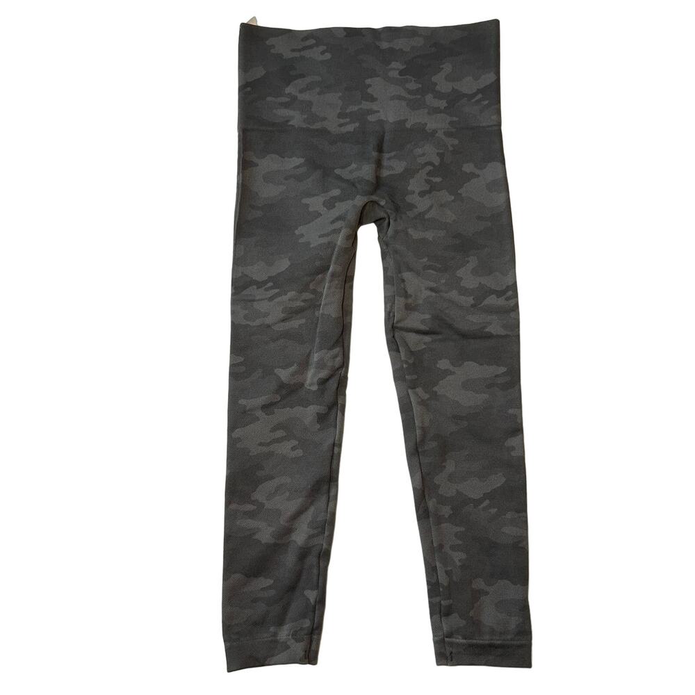 Spanx Look At Me Now Cropped Leggings in Sage Green XS - Picture 6 of 6